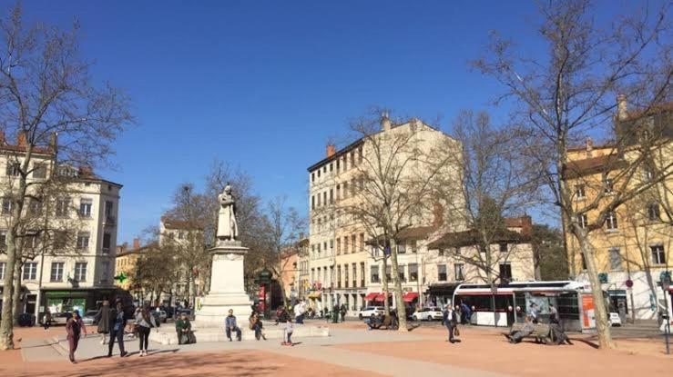 Appartamento Le Jardin Croix Roussien Lione Esterno foto